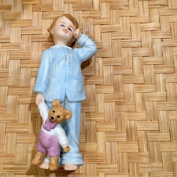 Jan HAGARA sleepy time vintage figurine. Boy with bear in pajamas - Picture 4 of 4
